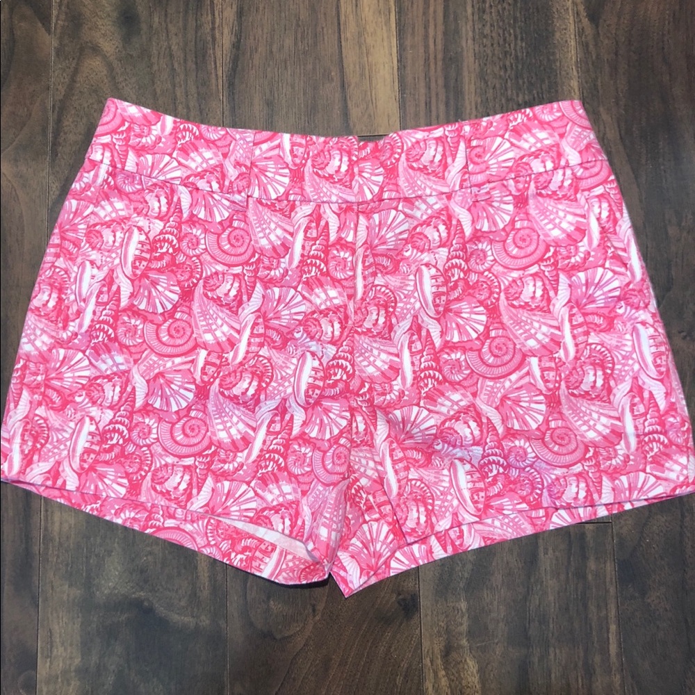 Vineyard Vines Seashell Print Short - Picture 2 of 5